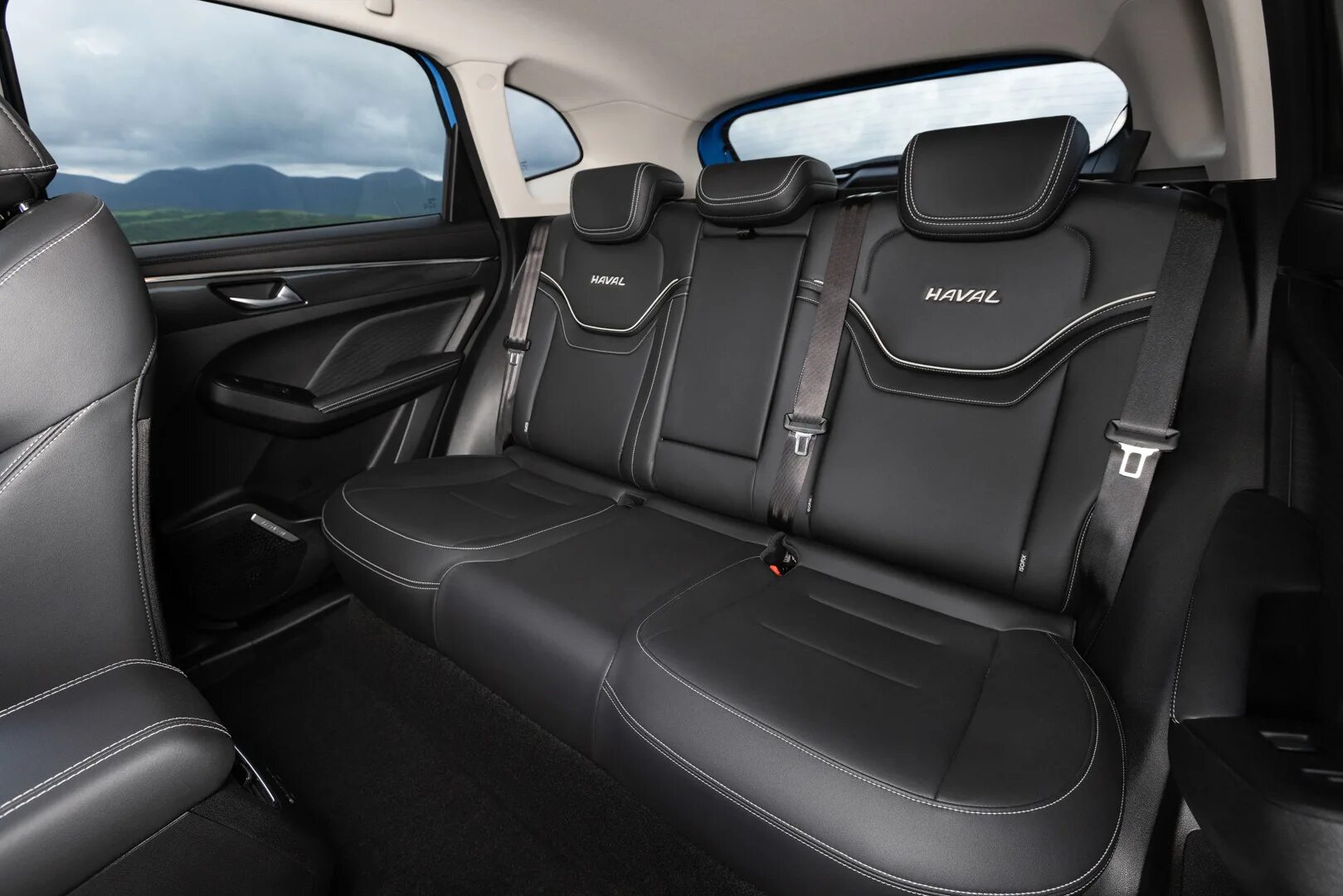 Haval jolyon фото салона За рулем смартфона. Haval Jolion меняет отношение к бюджетному кроссоверу. - "Те