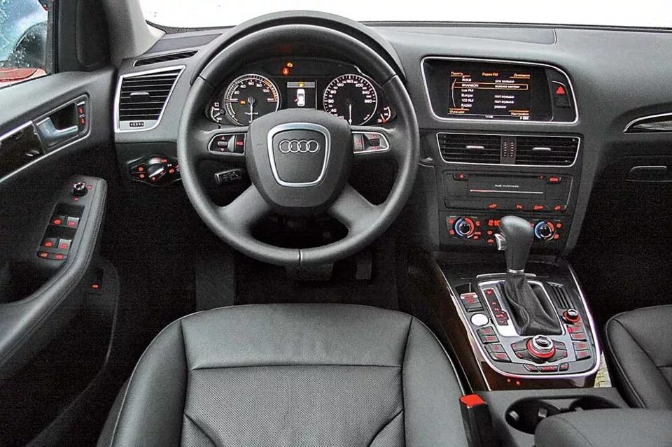 Q5 фото салона Audi Q5 Hybrid: Пробки помогают экономить - DRIVE2