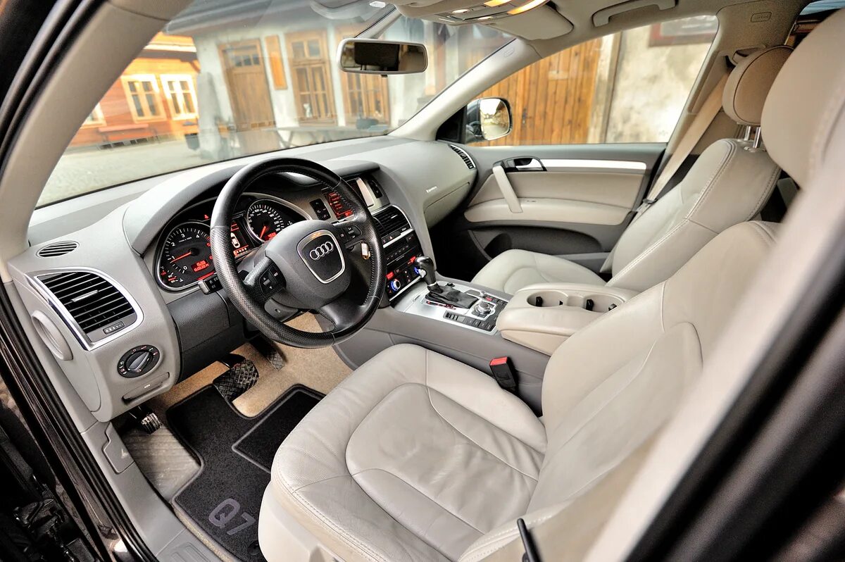 Q7 фото салона Fichier:Audi Q7 interior.png - Wikipédia