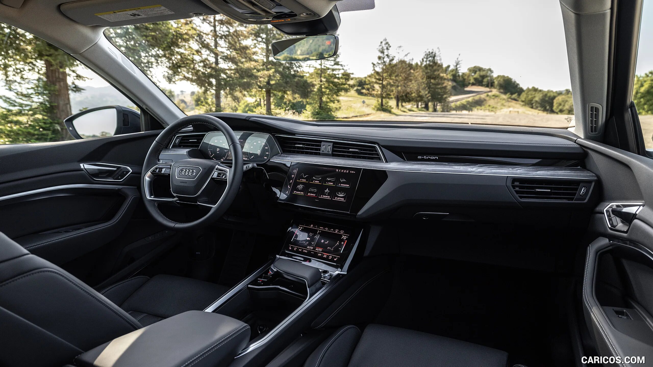 Q8 фото салона Audi Q8 e-tron 2024MY (Color: Plasma Blue; US-Spec) Interior