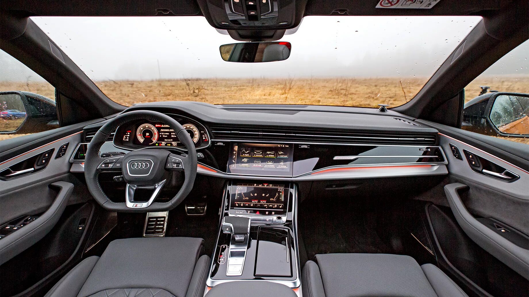 Q8 фото салона Тест-драйв: Разводим Audi Q8 и Porsche Cayenne Coupe по флангам от BMW X6 - DRIV