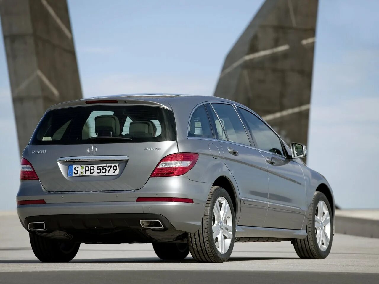 R класс фото Mercedes-Benz R-Класс 1 поколение 2 рестайлинг, минивэн - технические характерис