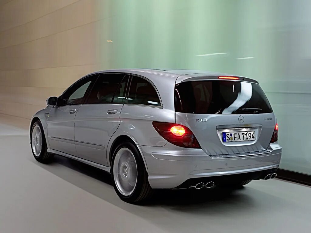 R класс фото 2006 Mercedes-Benz R 63 AMG