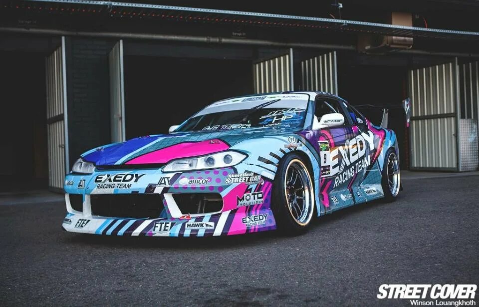 Racing team тюнинг автомобилей EXEDY Drift Team & Cosmis Wheels