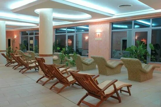 Rahat spa приморская ул 16м фото Restaurant-brewery Fabrikant - Picture of SPA-Hotel Primorskiy Park, Yalta - Tri