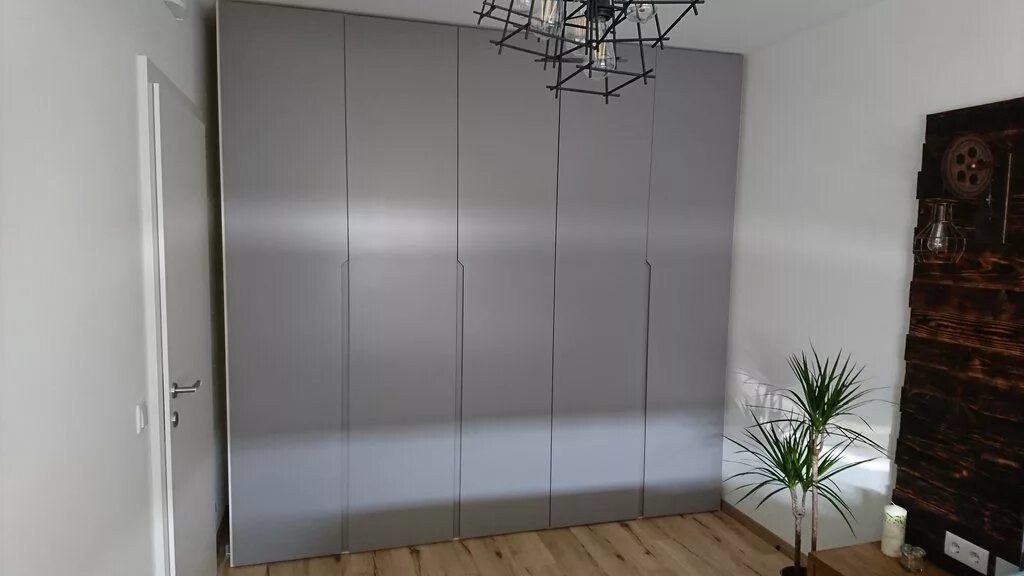 Ral 7047 в интерьере стены IDAW Schrank nach Maß, Einbauschränke und Design-Kommoden Einbauschrank, Rauch s