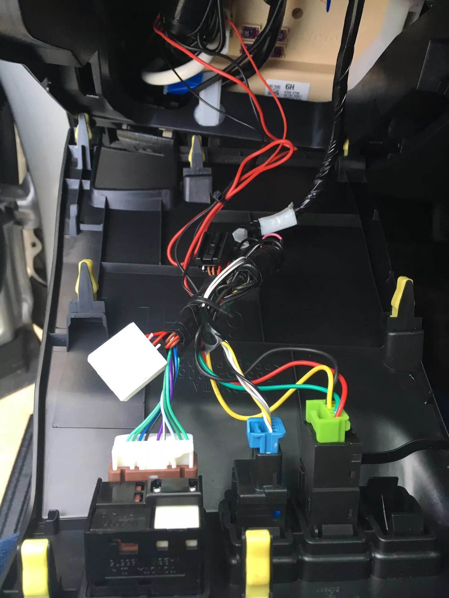 Rav4 подключение камеры 100501 способ подключения регистратора и радардетектора - Toyota RAV4 (IV), 2 л,