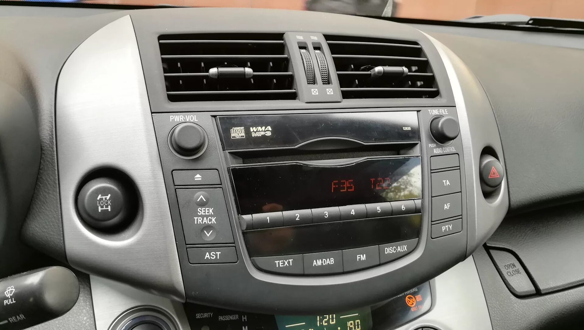 Rav4 подключение магнитолы Переделка штатной магнитолы Rav4 - Toyota RAV4 (III), 2 л, 2008 года автозвук DR