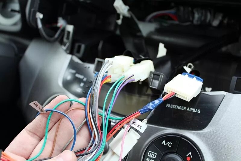 Rav4 подключение магнитолы Как магнитолу поменял - Toyota RAV4 (III), 2 л, 2011 года аксессуары DRIVE2