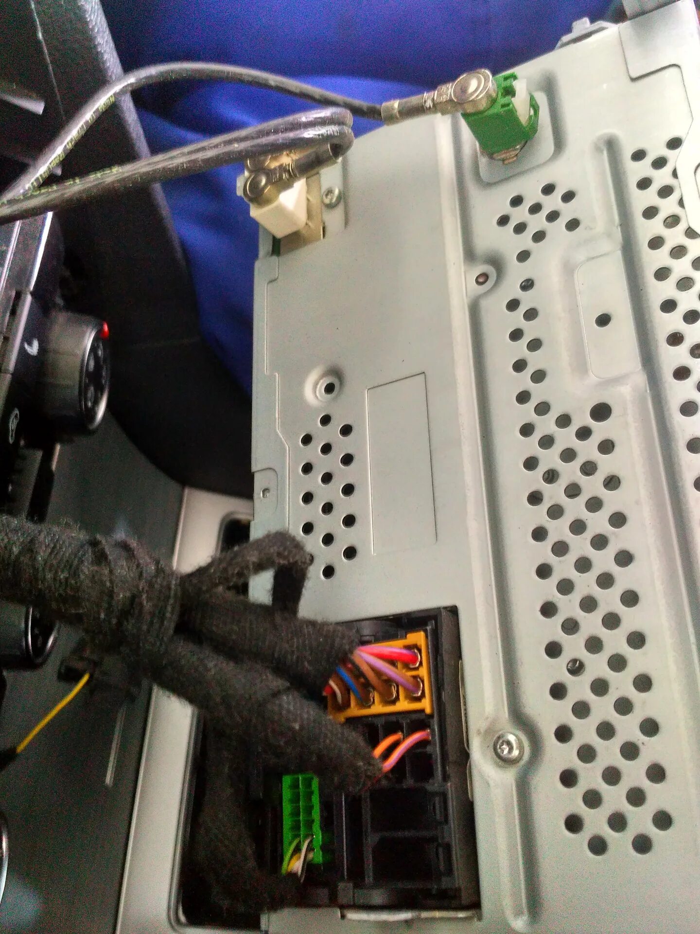 Rcd 510 подключение камеры заднего вида Установка камеры на RCD 510 (неудачная) - Volkswagen Passat US, 2,5 л, 2013 года