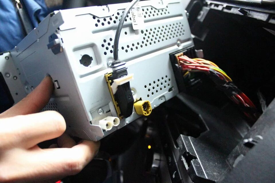 Rcd 510 подключение камеры заднего вида RCD-510 delphi или bosch? - Volkswagen Jetta VI, 1,4 л, 2013 года запчасти DRIVE