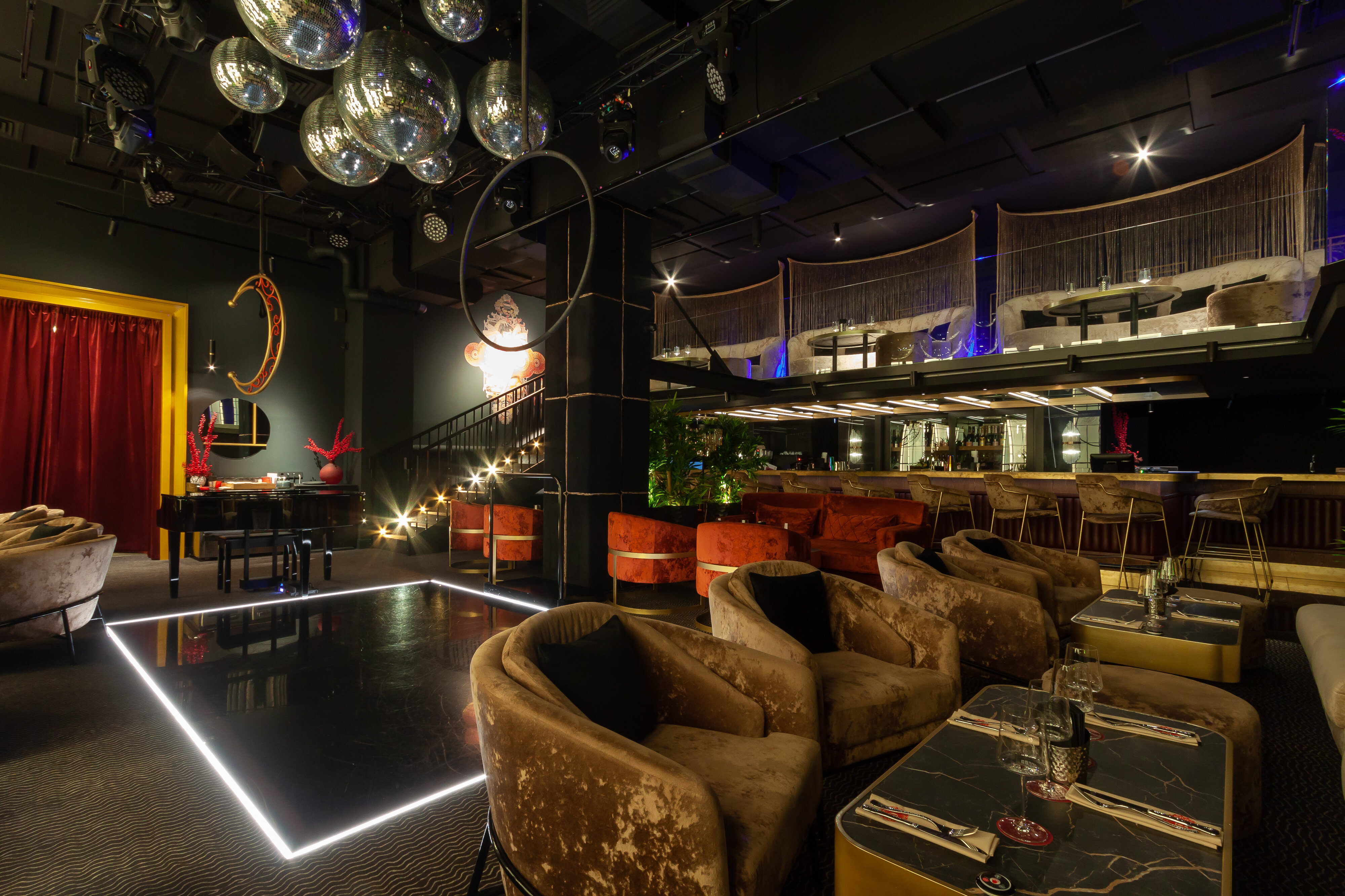 Red bar karaoke просп ленина 40 фото Red Bar&karaoke - новости стриптиза-клуба в Екатеринбурге, проспект Ленина, 40 -