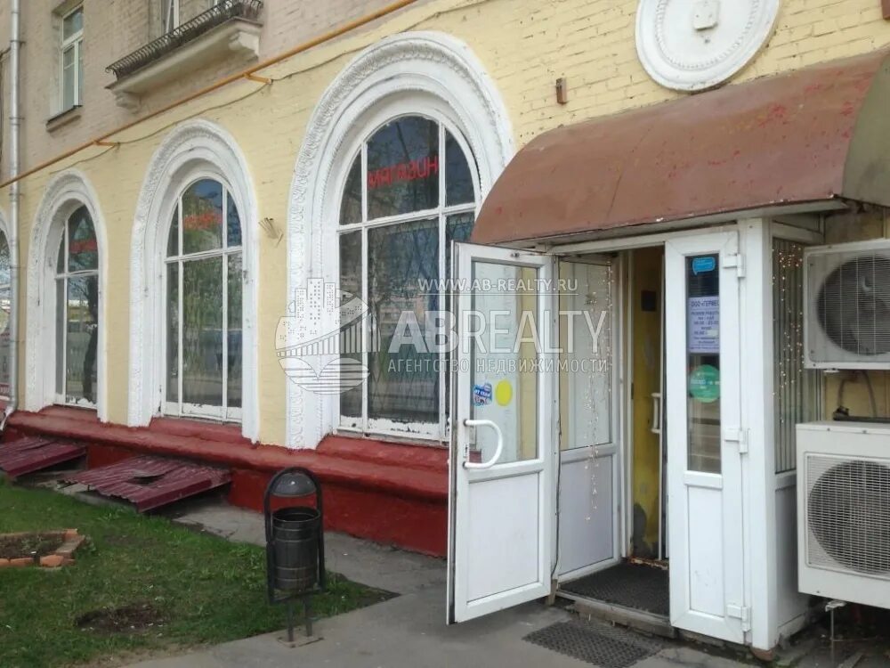 Red fox ул сайкина 2 москва фото Снять торговые помещения 122 м2, ул. Сайкина, д. 1/2