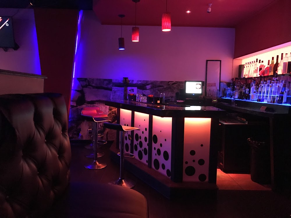 Red rooms краснознаменская ул 7 волгоград фото Red Room Hookah Lounge, +1 404-641-7130, 2179 Lawrenceville Hwy I, Декейтер, GA 