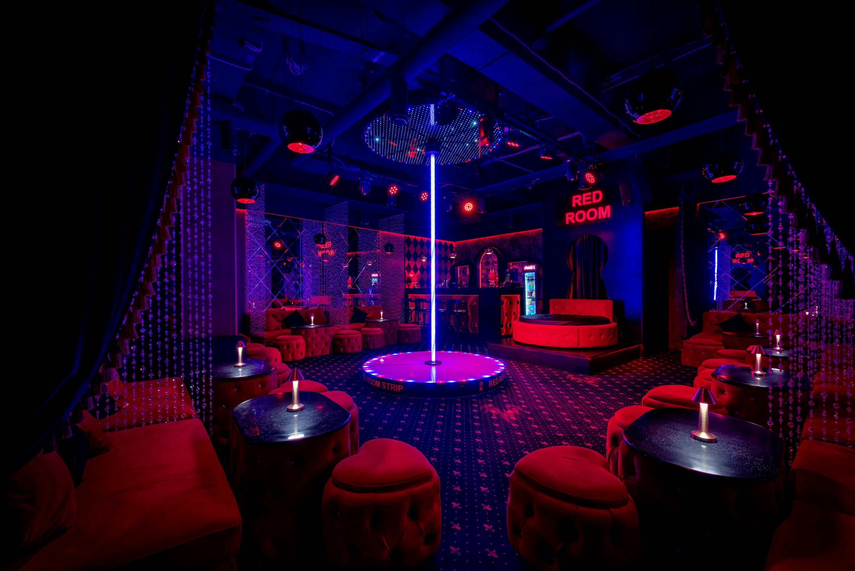 Red rooms краснознаменская ул 7 волгоград фото Фото: Red Room Strip, стриптиз-клуб, ул. Бестужева, 1/1, жилой район Адлер, Сочи