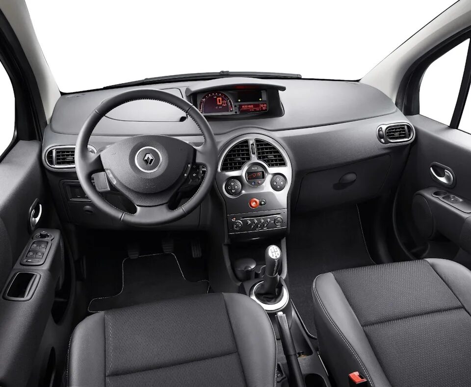 Renault фото салона Клио встретил брата! - Renault Clio III, 1,6 л, 2008 года наблюдение DRIVE2