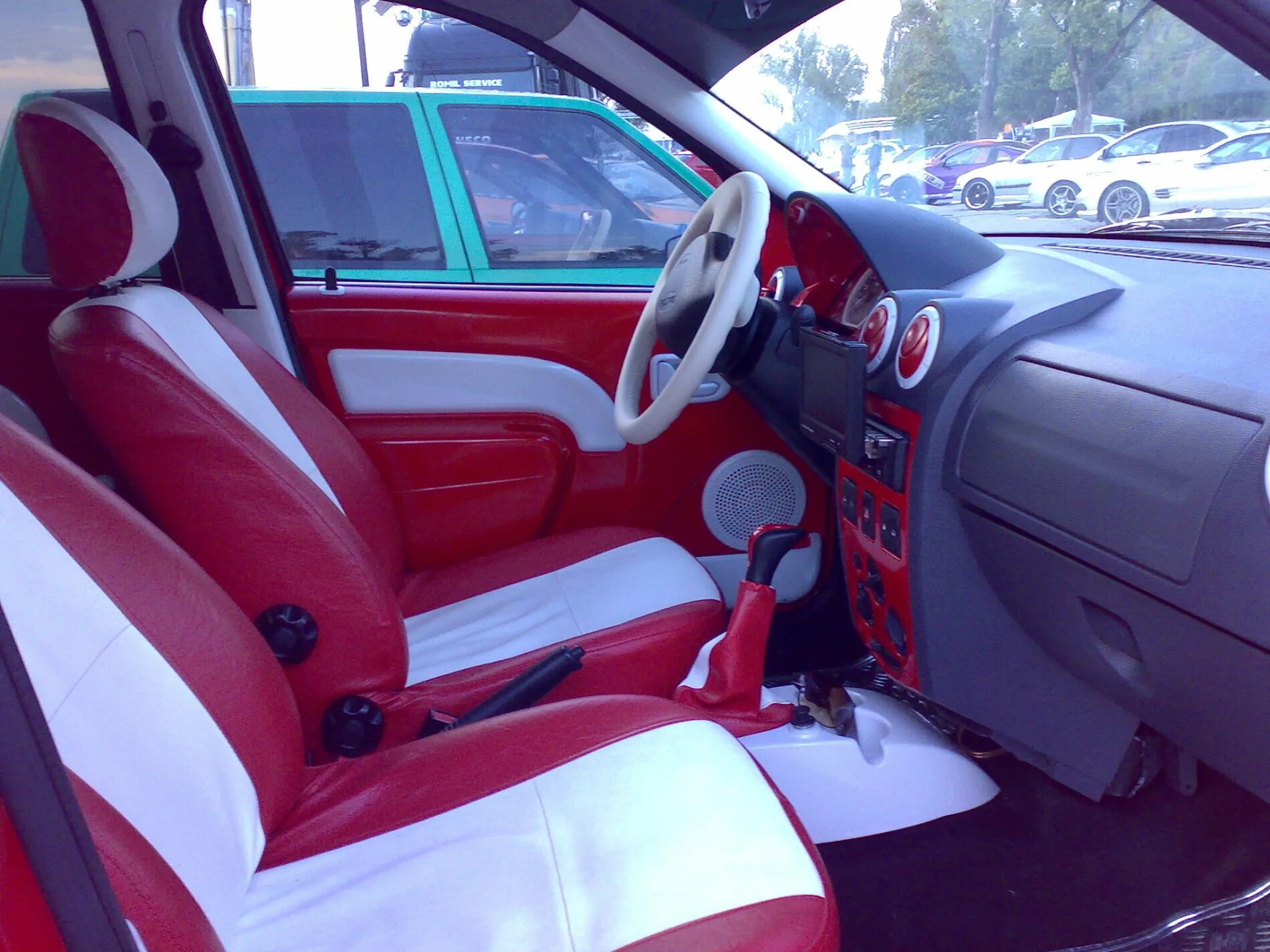 Renault logan 1 тюнинг салона Рено логан тюнинг салона своими руками - dacia logan interior tuning - www.newma