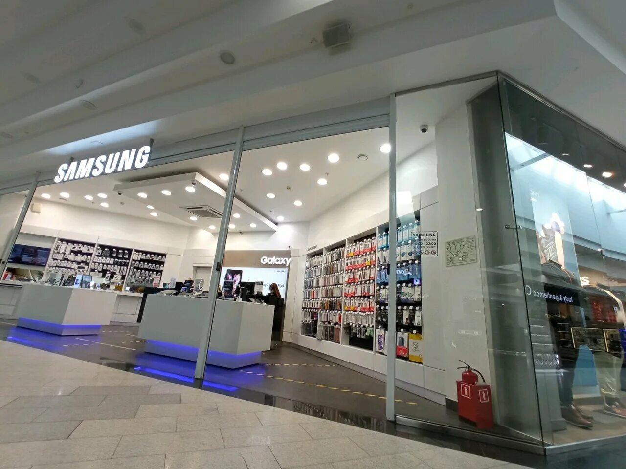 Restore ул 9 мая 77 фото Фирменный магазин Samsung, магазин электроники, ул. 9 Мая, 77, Красноярск, Росси