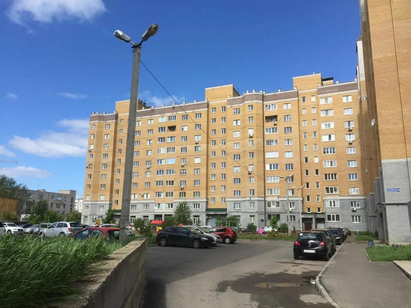 Revolvr ул космонавтов 6 фото Космонавтов 1 казань
