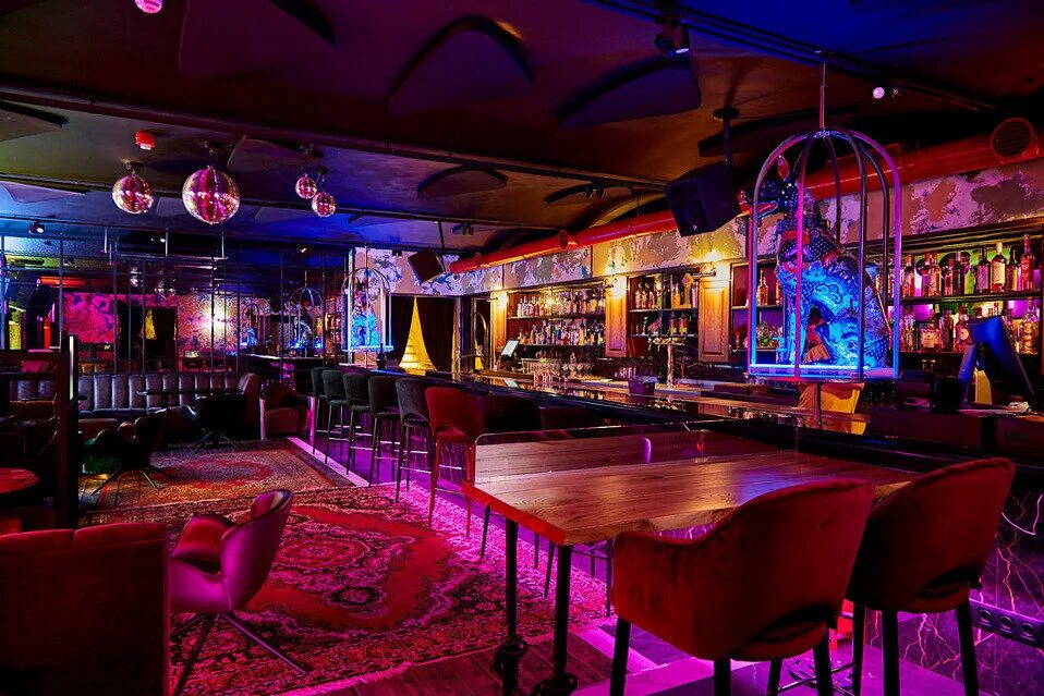 Riches красная ул 27б фото Панорама: Dry&Wet bar, бар, паб, Тверская ул., 27, стр. 1 - Яндекс.Карты