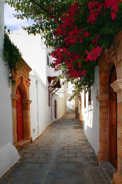 Rodos ул пушкина 2 фото Lindos Street - #Achtergrondiphone #Lindos #Oostenrijkreizen #Reizendooreuropa #