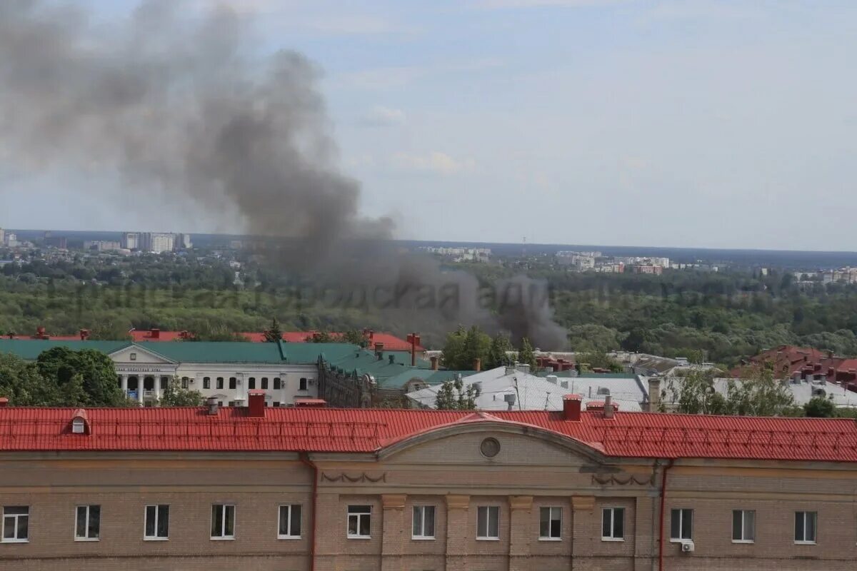Rollings ул фокина 14 брянск фото В центре Брянска справились с большим пожаром в многострадальном Литературном му