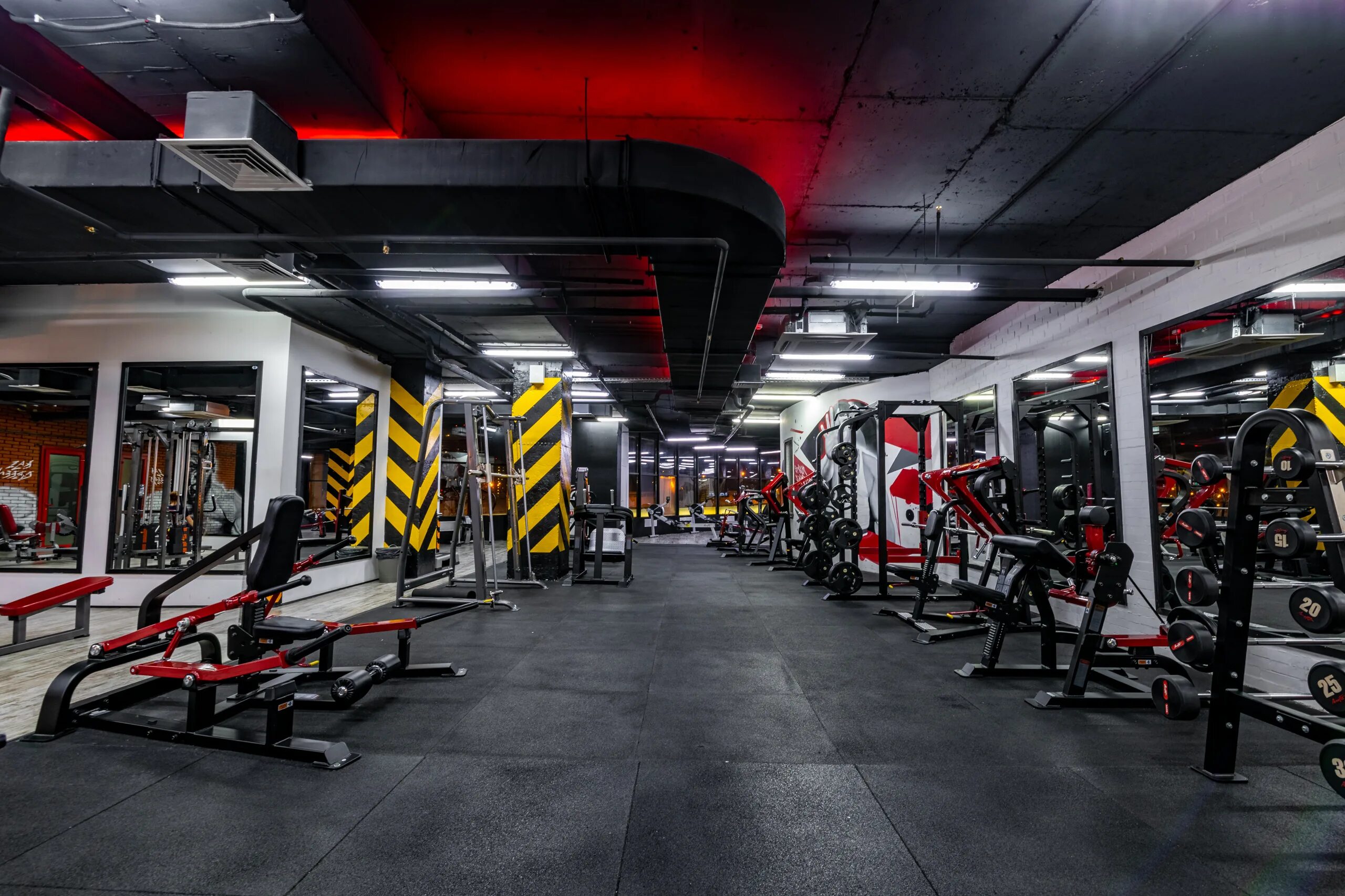 Roman s gym микрорайон радужный 4 фото Цены "King's Gym" на Лианозово в Москве - Яндекс Карты