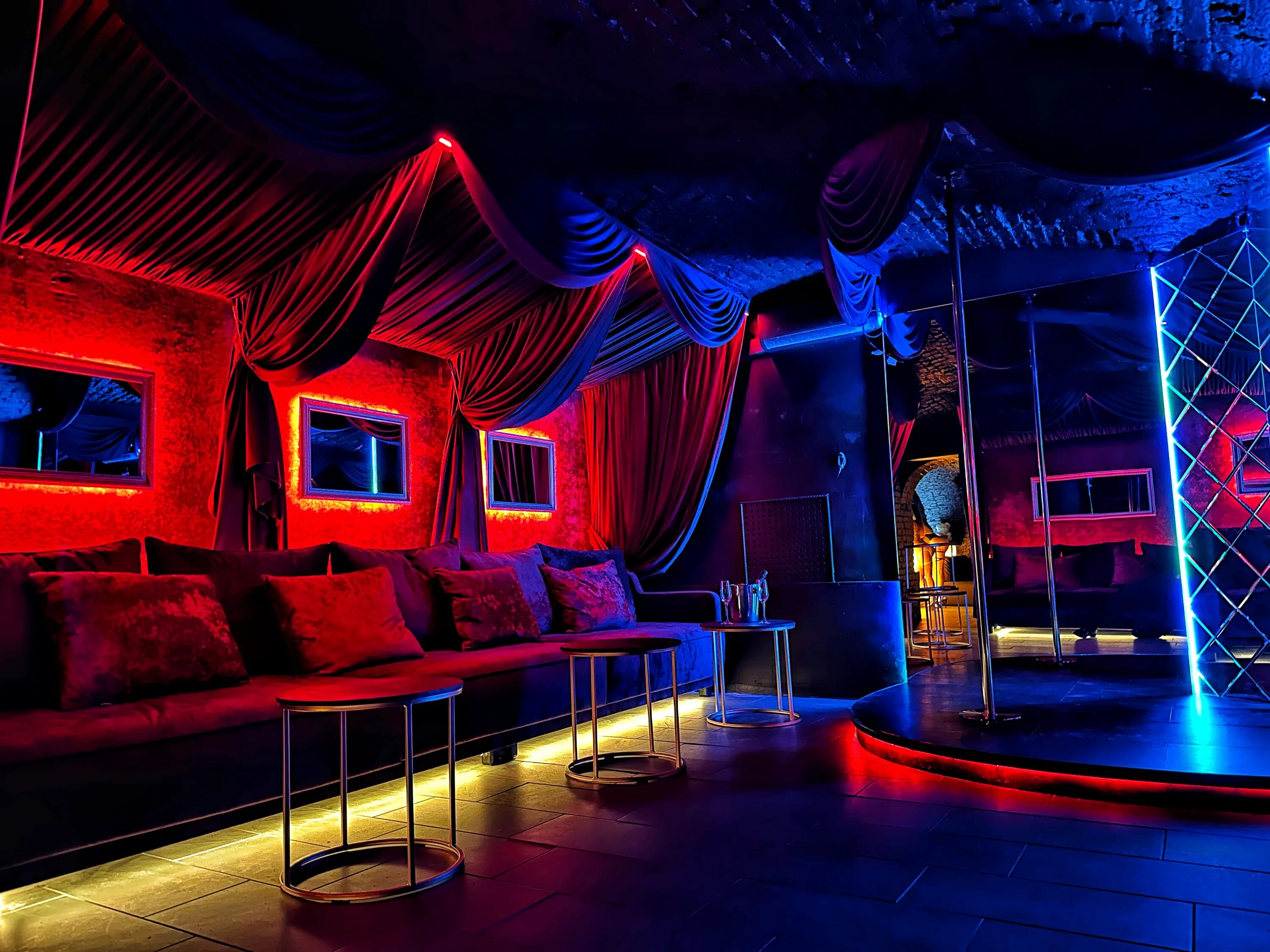 Room 38 наб реки фонтанки 38 фото Отзывы о "Angels", Санкт-Петербург, набережная реки Фонтанки, 38 - Яндекс Карты
