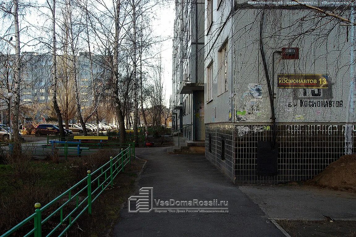 Rostic s бул космонавтов 13а фото Togliatti, Kosmonavtov blvd, house 13: информация о приподъездной территории дом