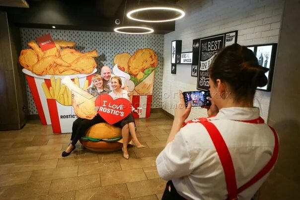 Rostic s просп героев 33 фото Вот и всё - KFC теперь официально Rostic's. Первый ресторан на Тверской-Ямской о