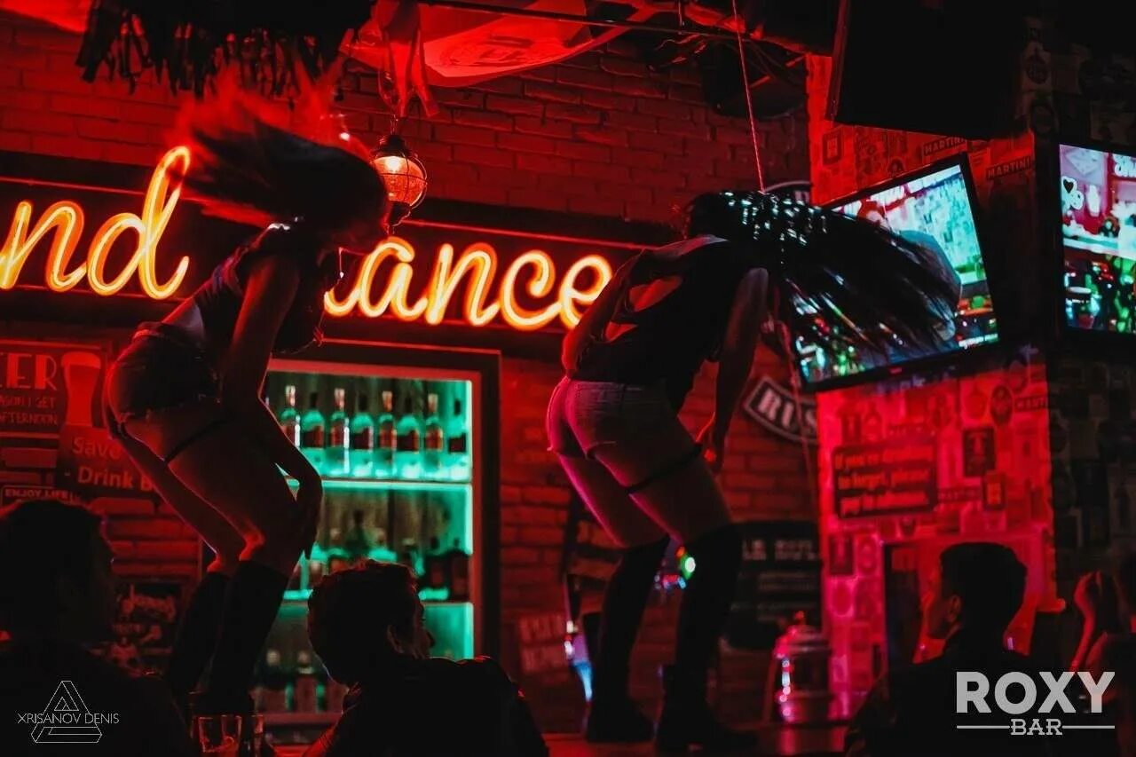 Roxy свердловский просп 51а челябинск фото Фотографии Бар честных цен Roxy bar - Челябинск, Свердловский проспект, 51а, 1 э