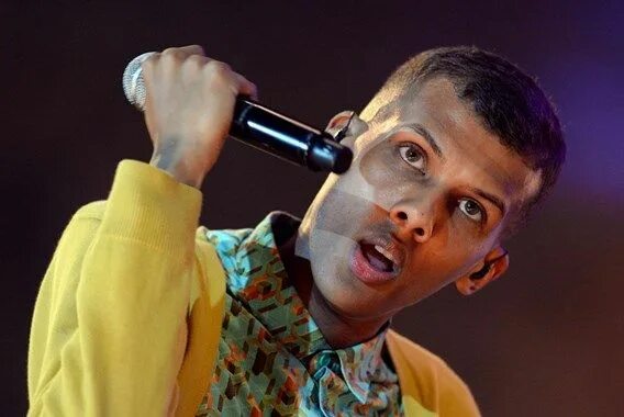 Roy bee французский певец фото Stromae grote winnaar Elektropedia Awards Venus