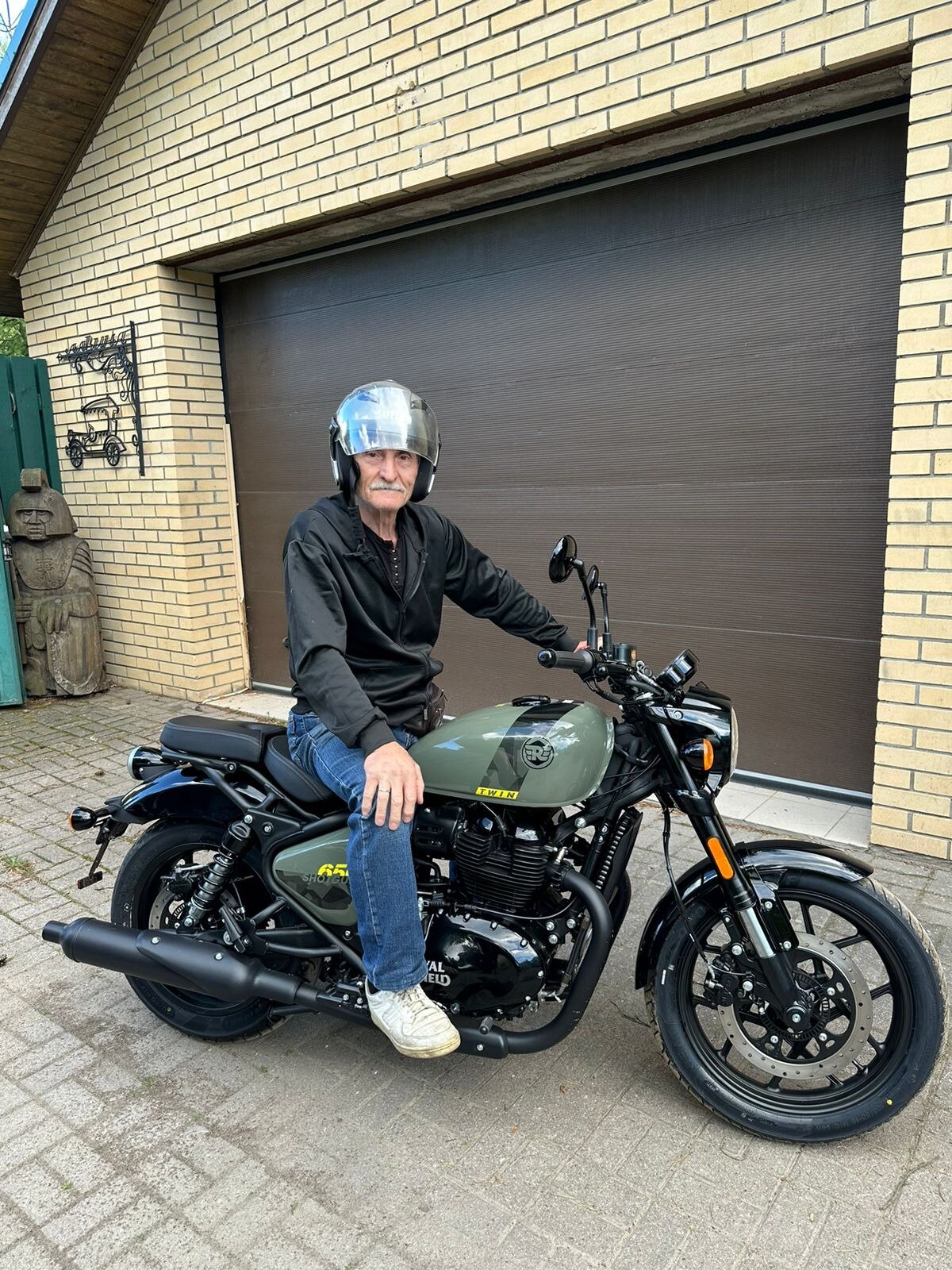 Royal enfield приморский просп 80 фото Цены "Royal Enfield" на Беговой в Санкт‑Петербурге - Яндекс Карты