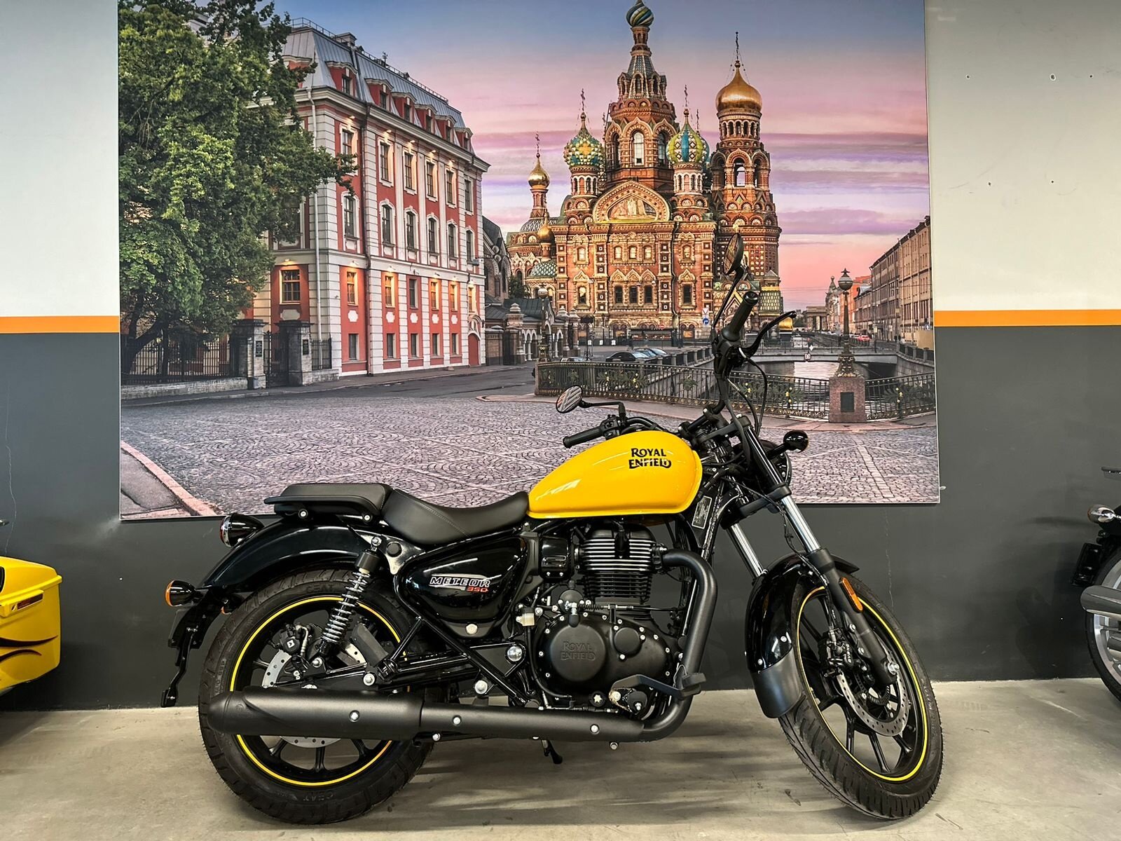 Royal enfield приморский просп 80 фото Фото: Royal Enfield, мотосалон, Приморский просп., 80, Санкт-Петербург - Яндекс 