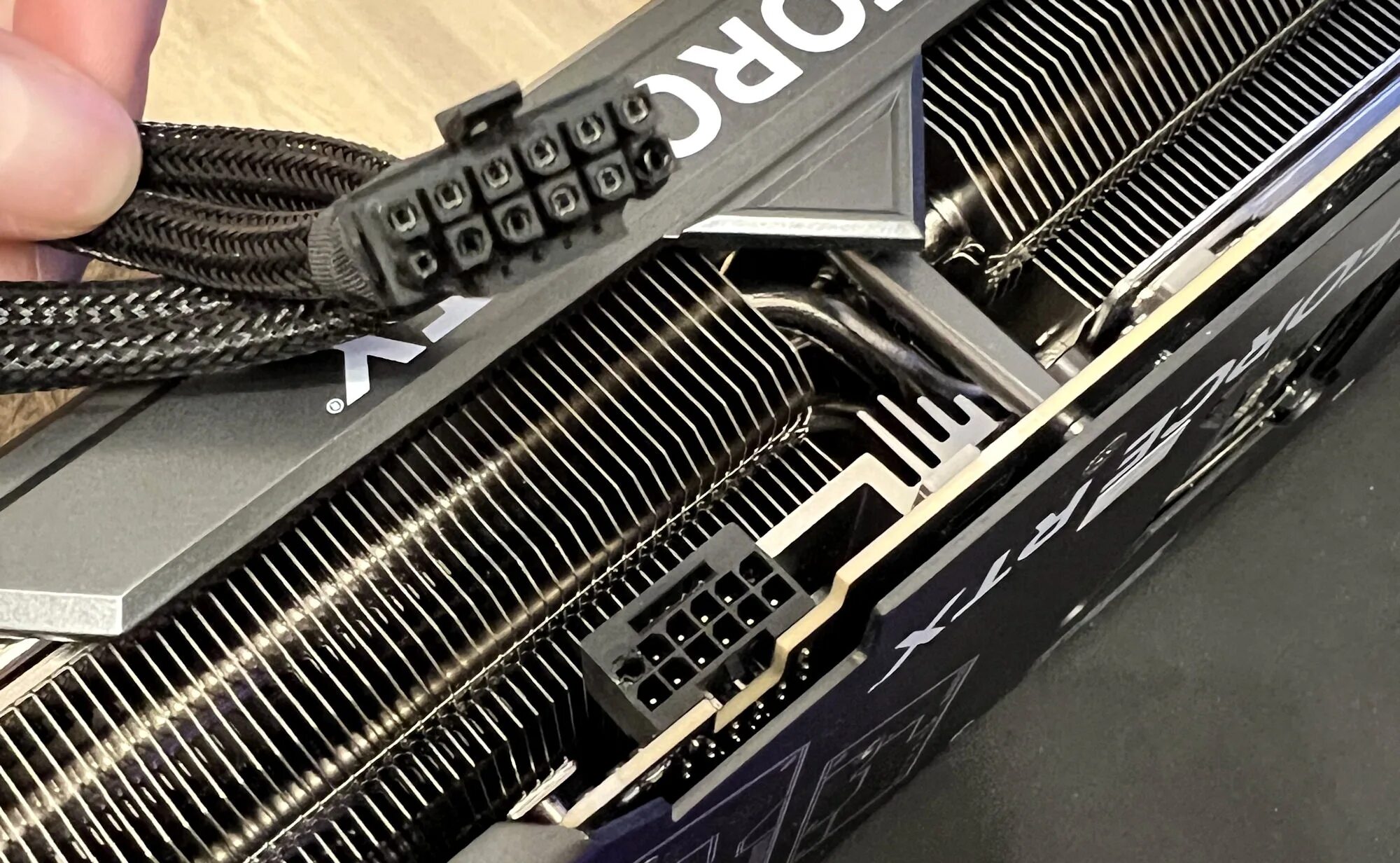 Rtx tesla 4000 подключение без доп питания MSI оснащает платы X870E специальным 8-контактным разъемом питания, который пред