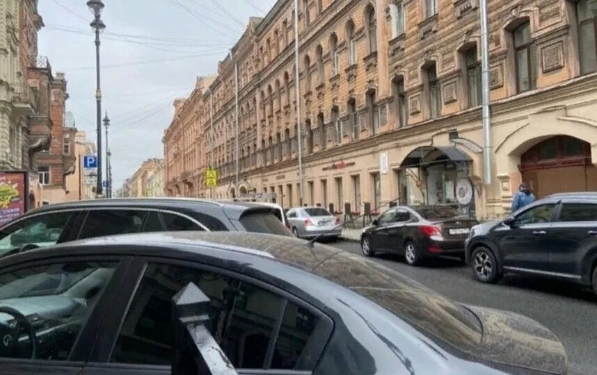 Rubinstein 20 ул рубинштейна 20 фото "После 20:00 опять будут хаос и пробки". Жители Рубинштейна недовольны организац