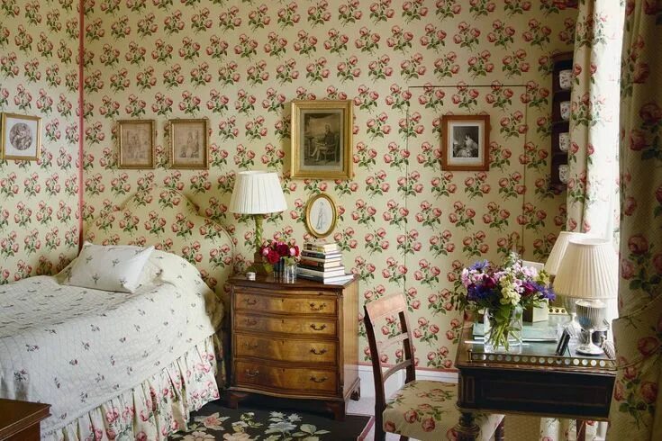 Ruch my cottage обои в интерьере One of the guest bedroom at link url="http://www.houseandgarden.co.uk/interiors/