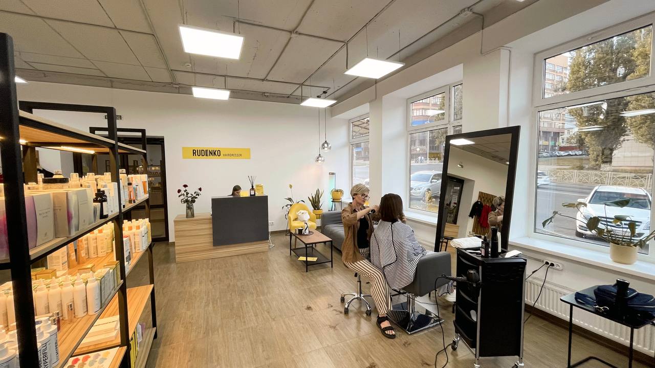 Rudenko hairdresser ул мира 200 фото Фото: Rudenko Hairdresser, салон красоты, ул. Мира, 200, Ставрополь - Яндекс Кар