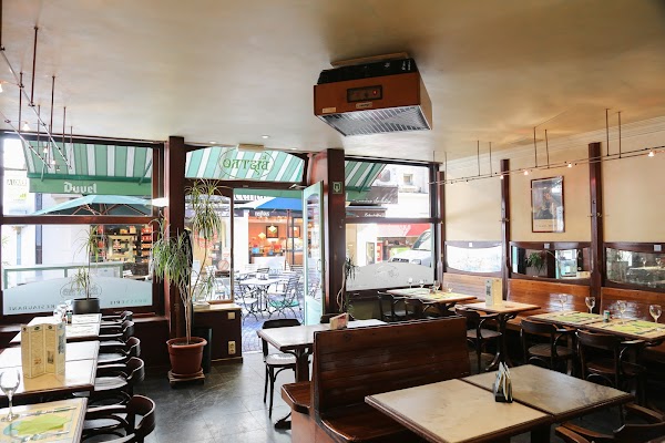 Rue bistro ул академика павлова 28 фото Brasserie Le Bistro, +32 71 32 13 43, Rue de Dampremy 8, 6000 Шарлеруа, Belgique