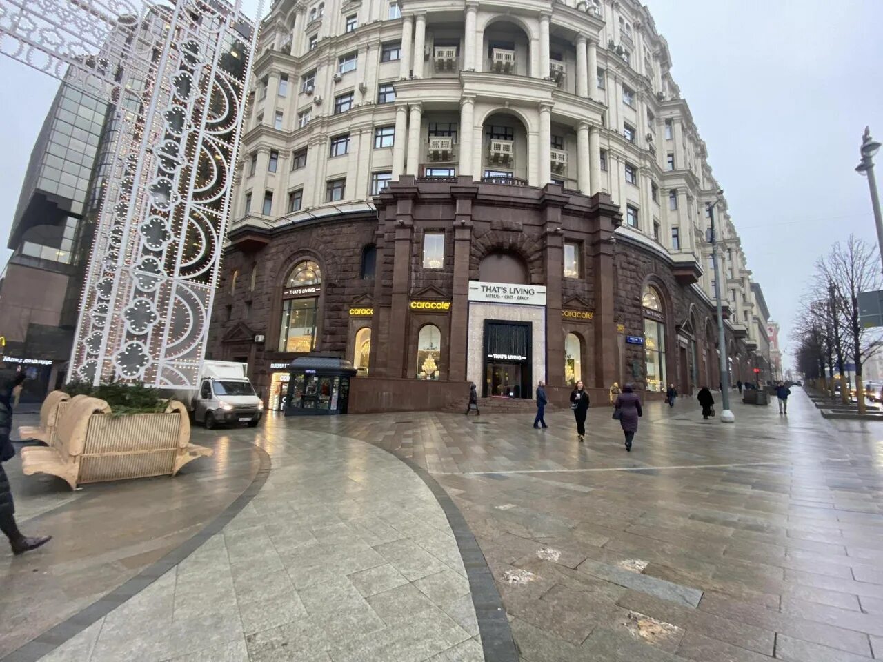 Ruxara тверская ул 15 москва фото Аренда магазинов и сферы услуг, стоимость - 1 200 000 руб./мес общая площадь 300