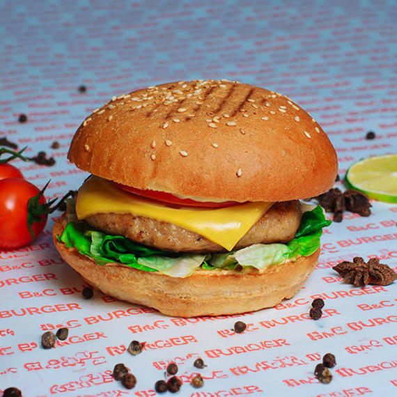 Rvaный бургер уральская ул 61а фото B&C Burger Мухита в Уральске