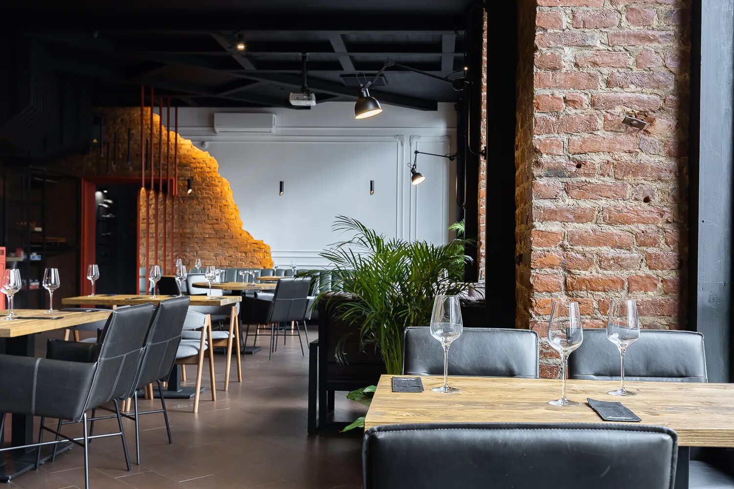 S aint bar загородный просп 9 фото повар-универсал в бар, работа в LoungeRoom