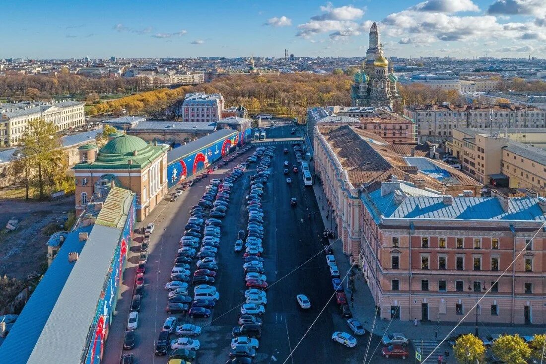 S17 конюшенная площадь 2в фото Большой заброшенный кусок земли в центре Петербурга - Teletype