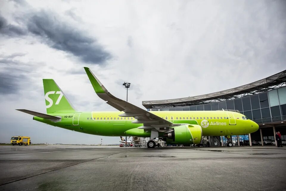 S7 airlines авиакомпания фото самолета Неотразимый neo: первый самолет A320neo в России - KP.RU