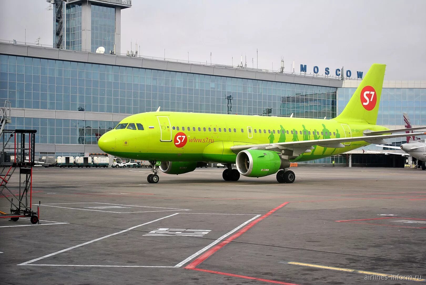 S7 airlines авиакомпания фото самолета Ба Маскав бо $200. Ширкати "Сибир" парвозҳояшро аз Тоҷикистон барқарор кард Ново