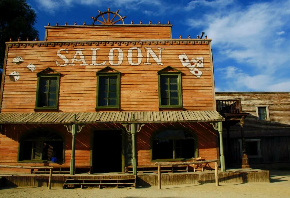 Saloon набережная ул 52 фото Saloon del oeste Un saloon era un bar típico del oeste de . Flickr