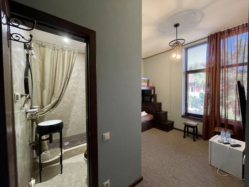 Saloon western революционная ул 14 геленджик фото Отель Saloon Western, Геленджик. Бронирование, отзывы, фото - Туристер.Ру