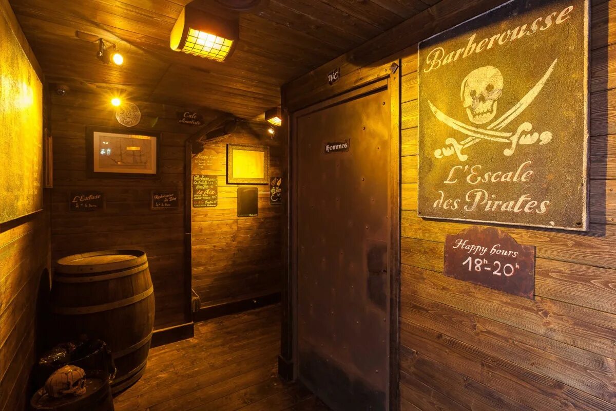 Samari pirates bar садовая ул 223 фото Barberousse, nouveau bar d'attache des pirates parisiens