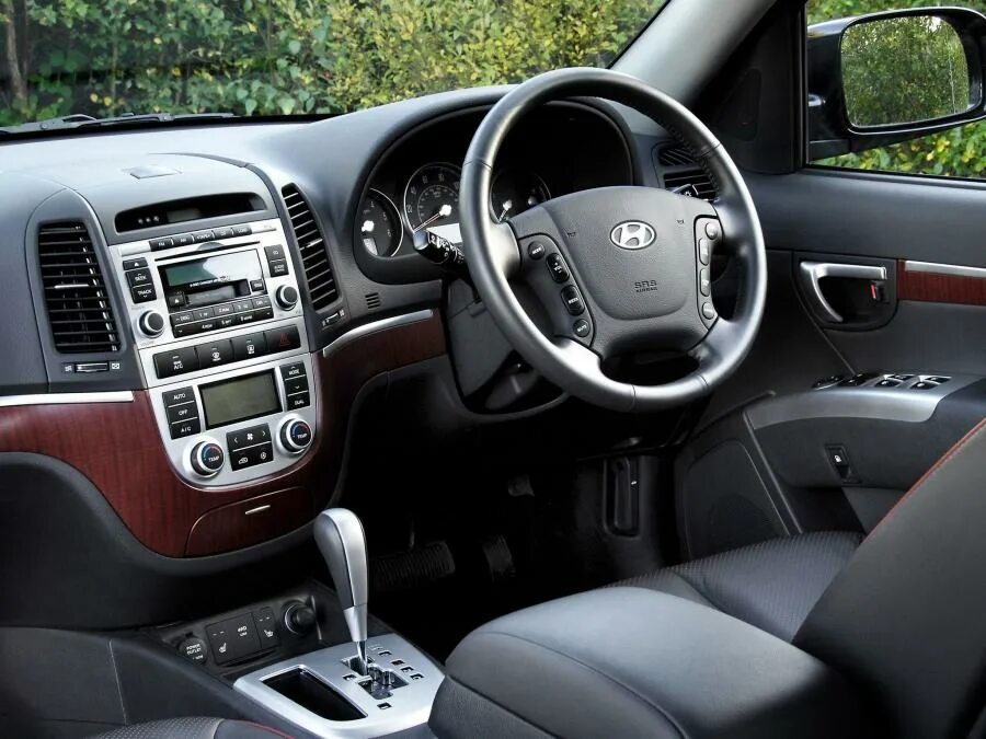 Santa fe фото салона Hyundai Santa Fe 2006 года выпуска для рынка Великобритании и Ирландии. Фото 3. 