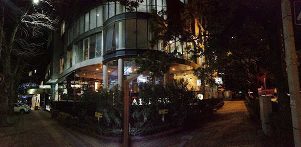 Santa ул орджоникидзе 24 микрорайон центральный фото Санта, + 7 953 071-10-49, ул. Орджоникидзе, 24, Сочи, Краснодарский край, Россия